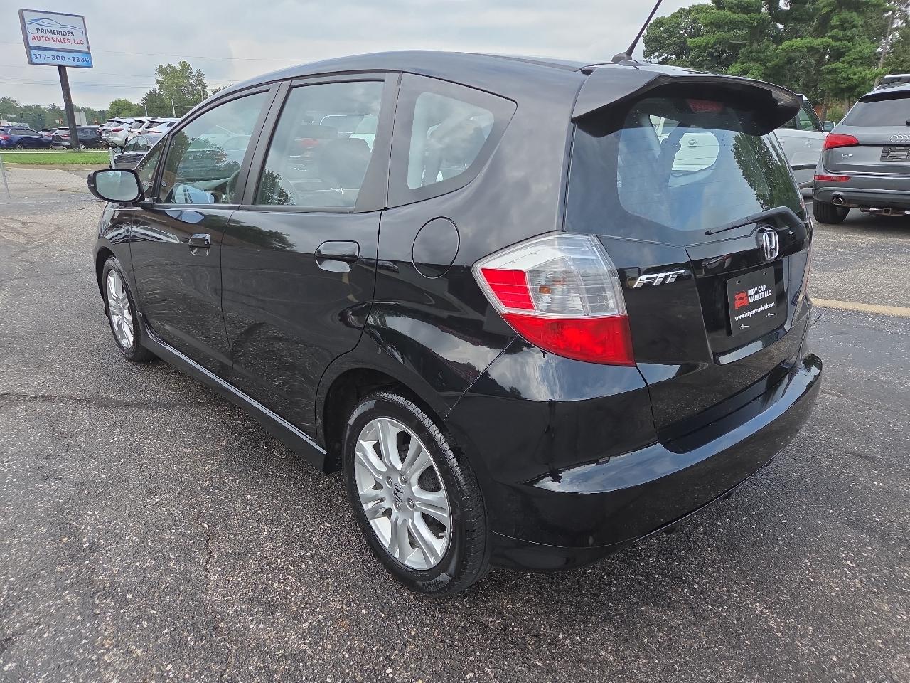 Honda Fit Sport 5-Speed AT 2011