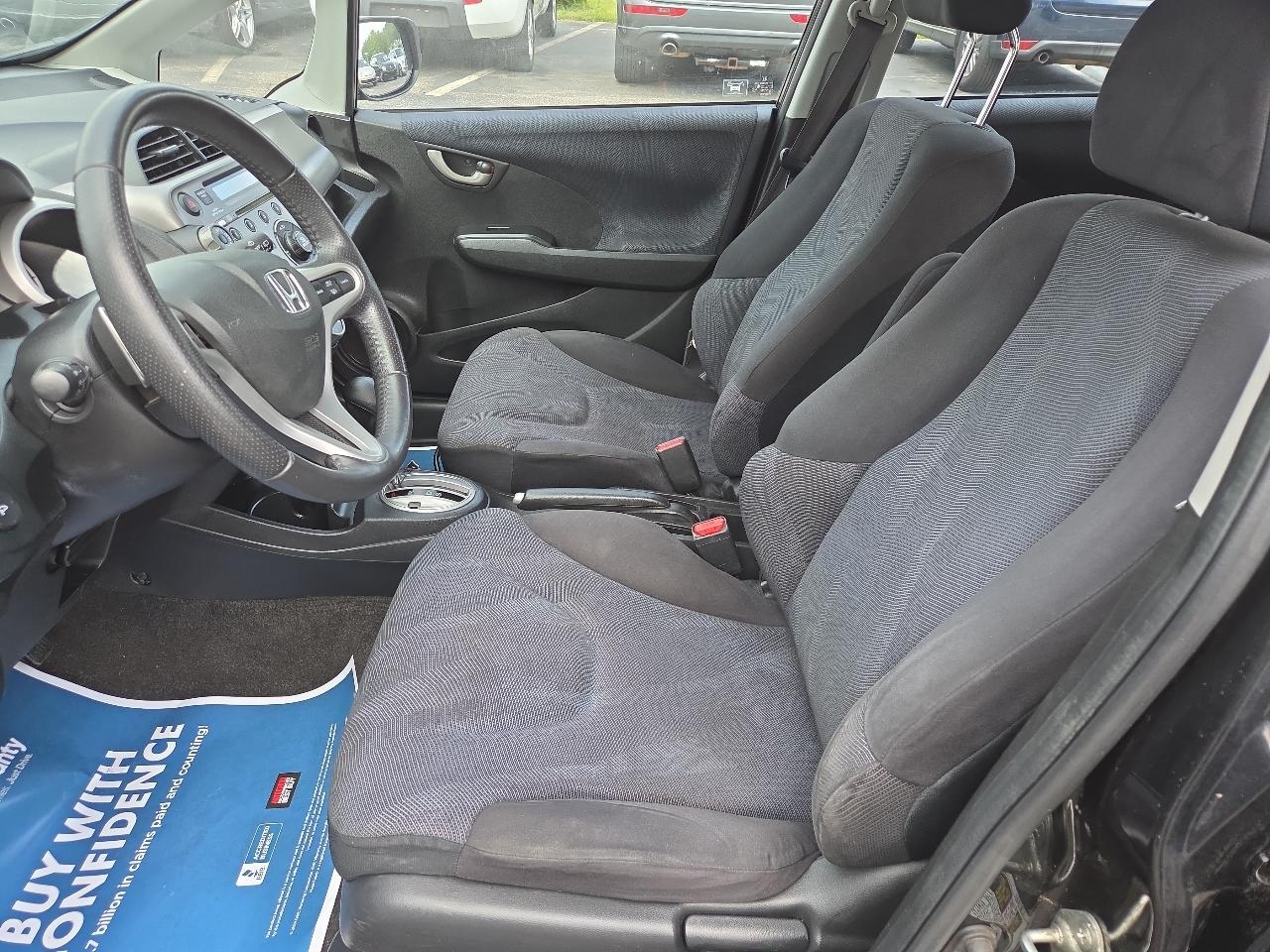 Honda Fit Sport 5-Speed AT 2011