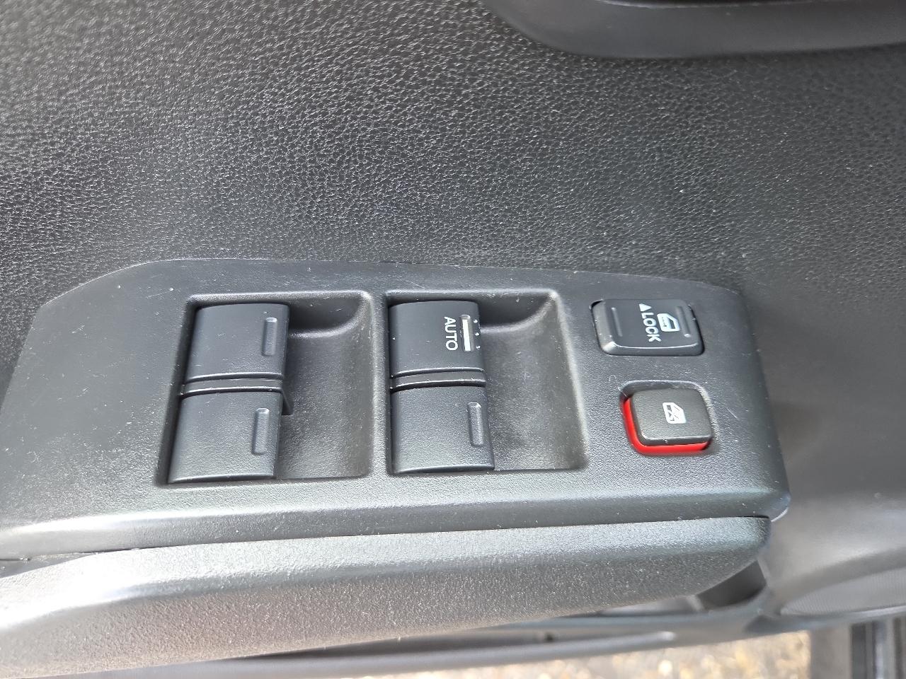 Honda Fit Sport 5-Speed AT 2011