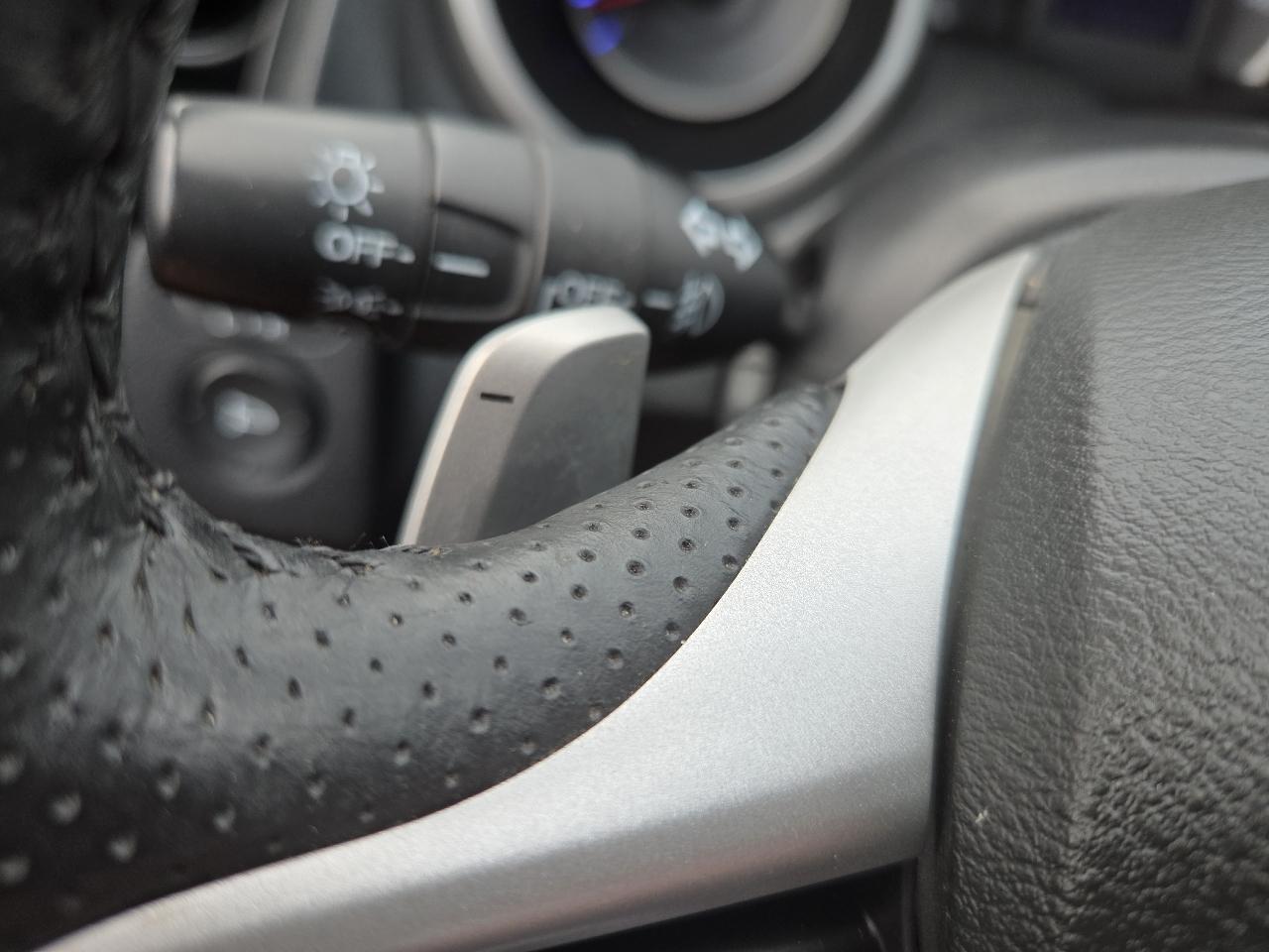 Honda Fit Sport 5-Speed AT 2011