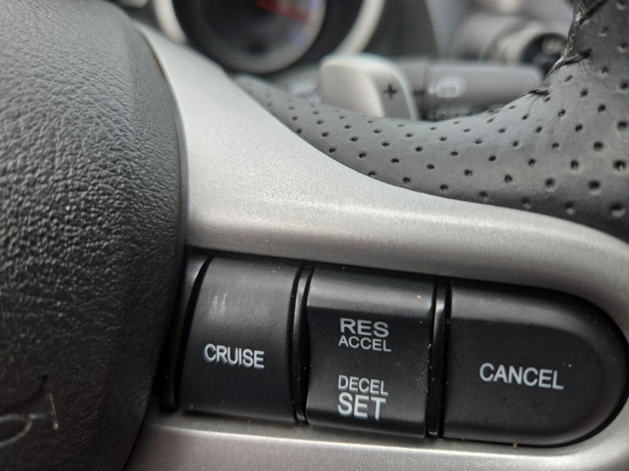 Honda Fit Sport 5-Speed AT 2011