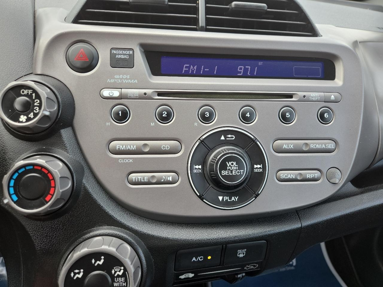Honda Fit Sport 5-Speed AT 2011