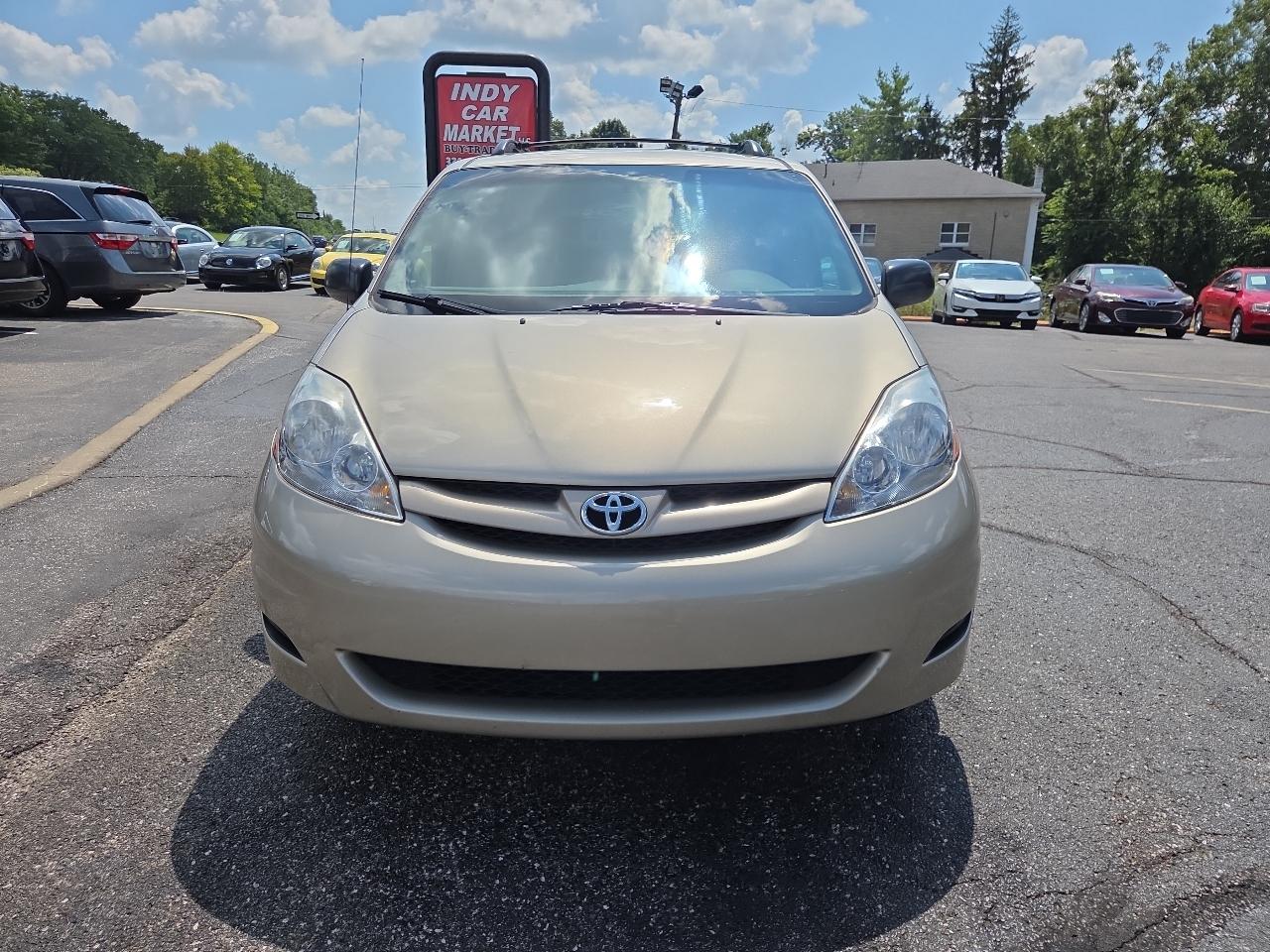 Toyota Sienna LE FWD 7-Passenger Seating 2008