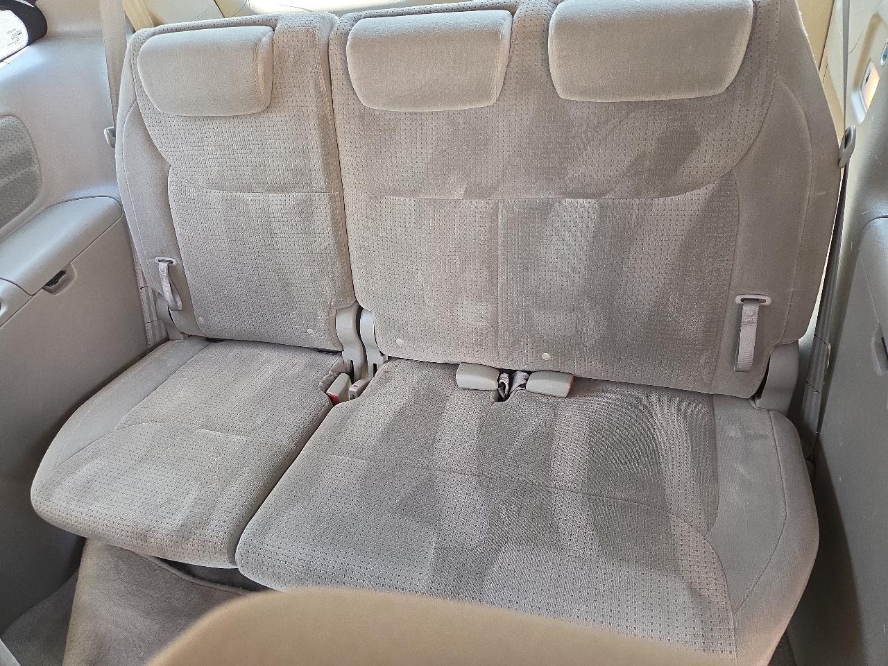 Toyota Sienna LE FWD 7-Passenger Seating 2008