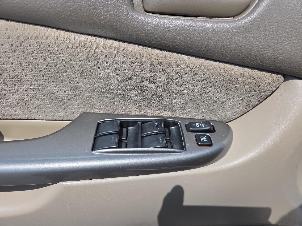 Toyota Sienna LE FWD 7-Passenger Seating 2008
