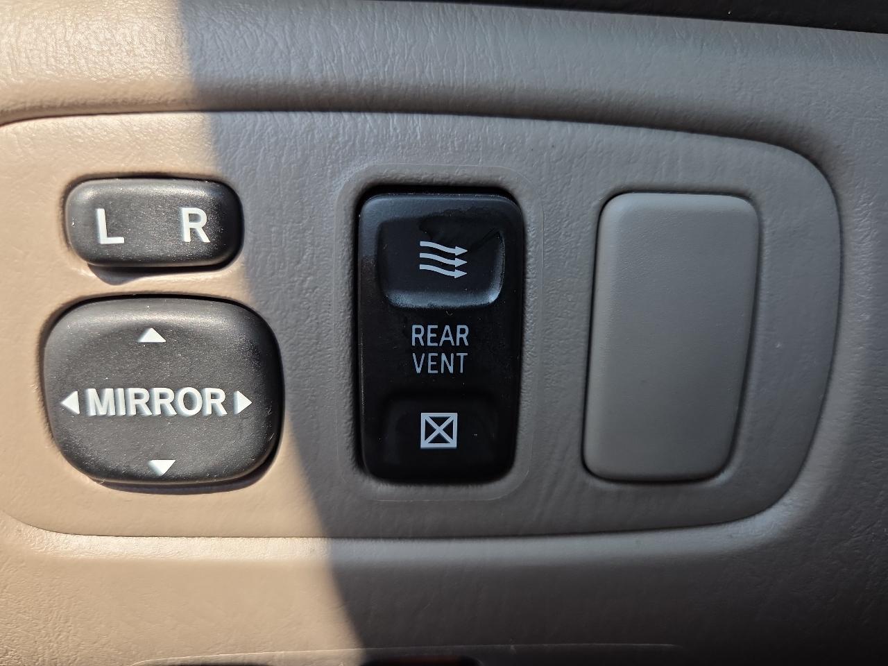 Toyota Sienna LE FWD 7-Passenger Seating 2008