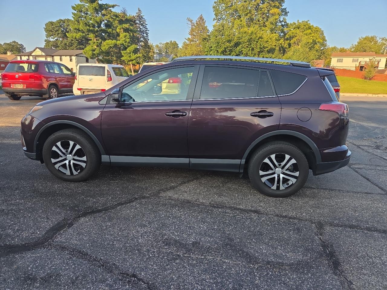 Toyota RAV4 LE AWD 2016