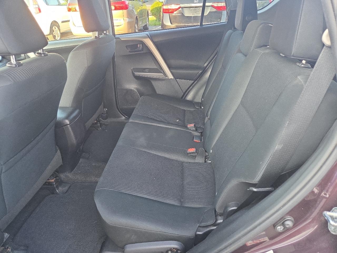 Toyota RAV4 LE AWD 2016