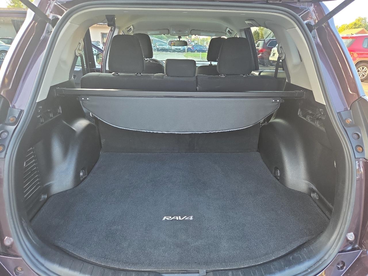 Toyota RAV4 LE AWD 2016