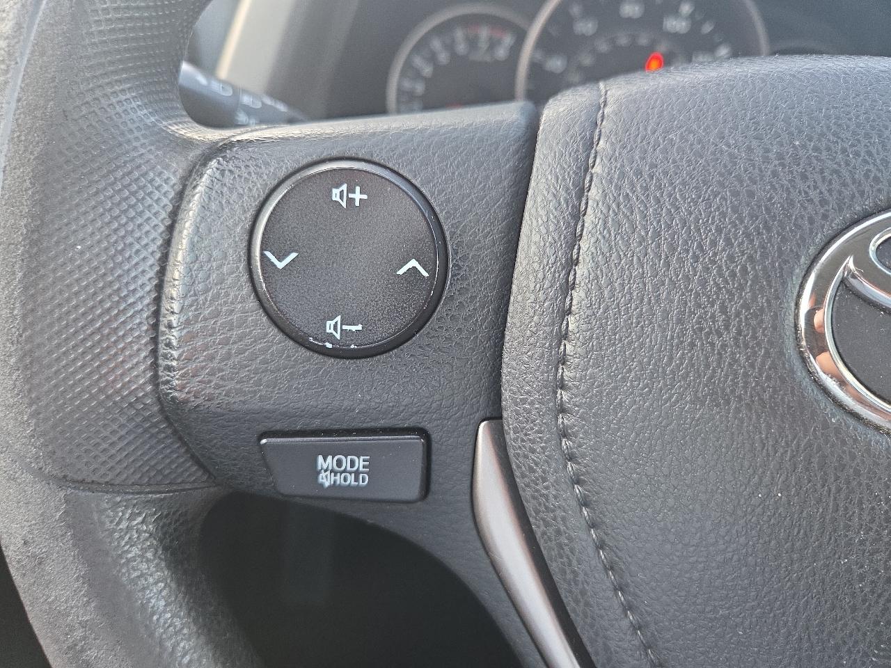 Toyota RAV4 LE AWD 2016