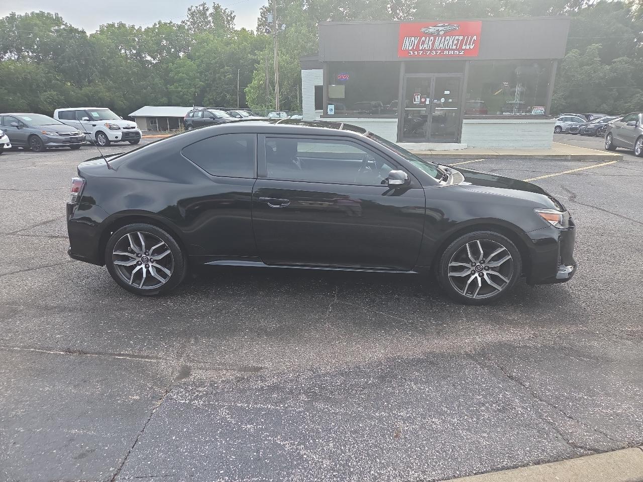Scion tC Sports Coupe 6-Spd AT 2015