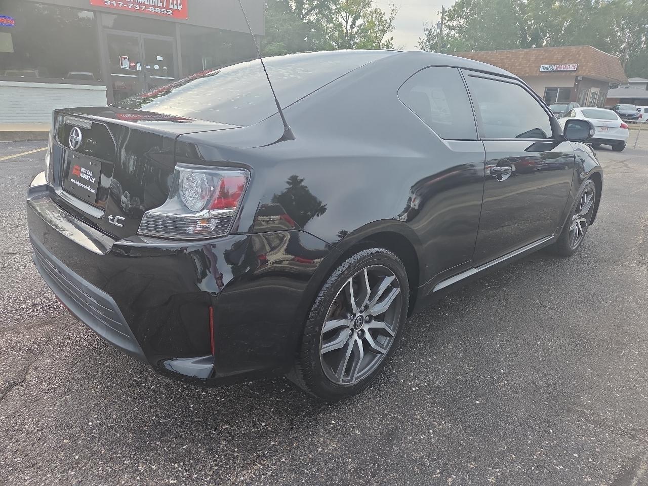 Scion tC Sports Coupe 6-Spd AT 2015