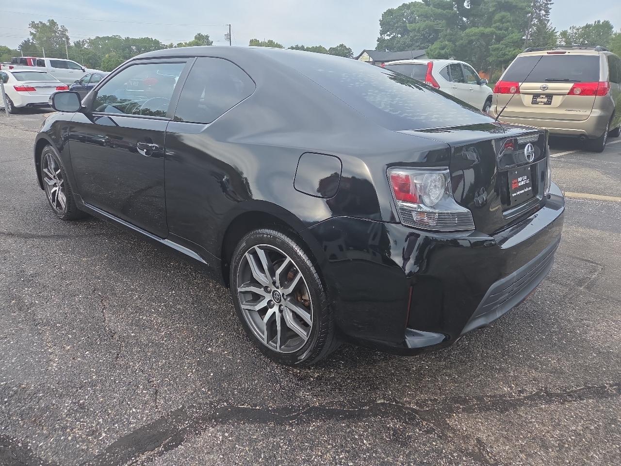 Scion tC Sports Coupe 6-Spd AT 2015