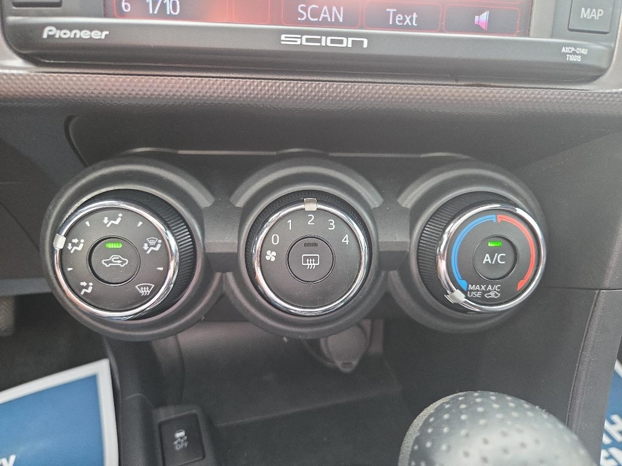 Scion tC Sports Coupe 6-Spd AT 2015