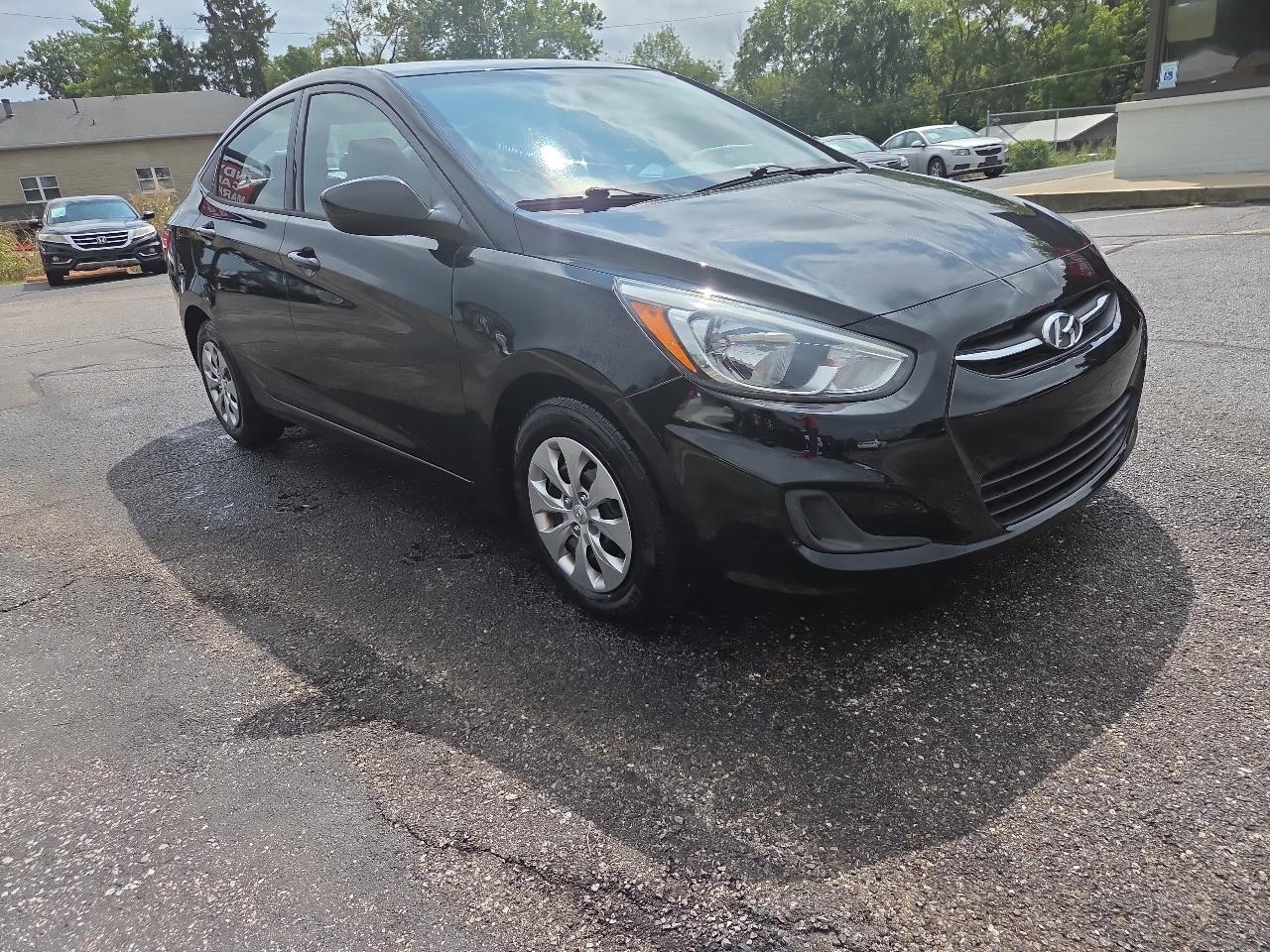 Hyundai Accent GLS 4-Door 6A 2015