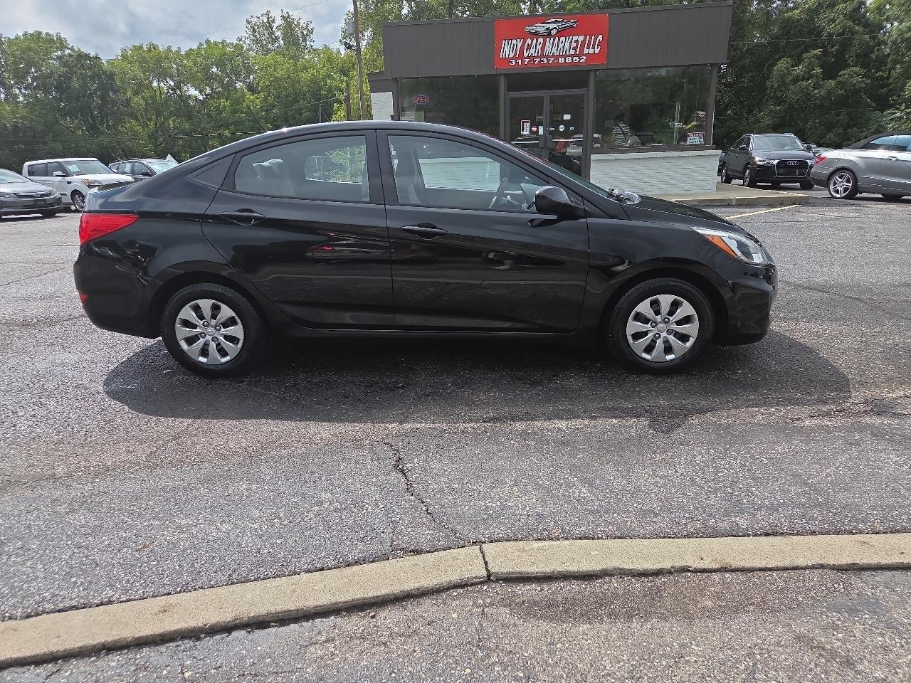 Hyundai Accent GLS 4-Door 6A 2015