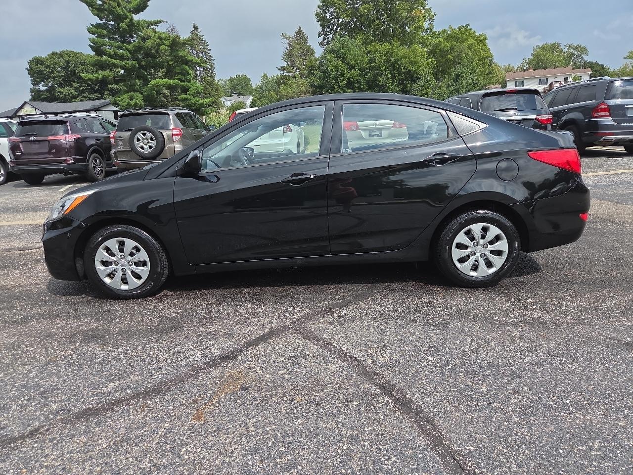 Hyundai Accent GLS 4-Door 6A 2015