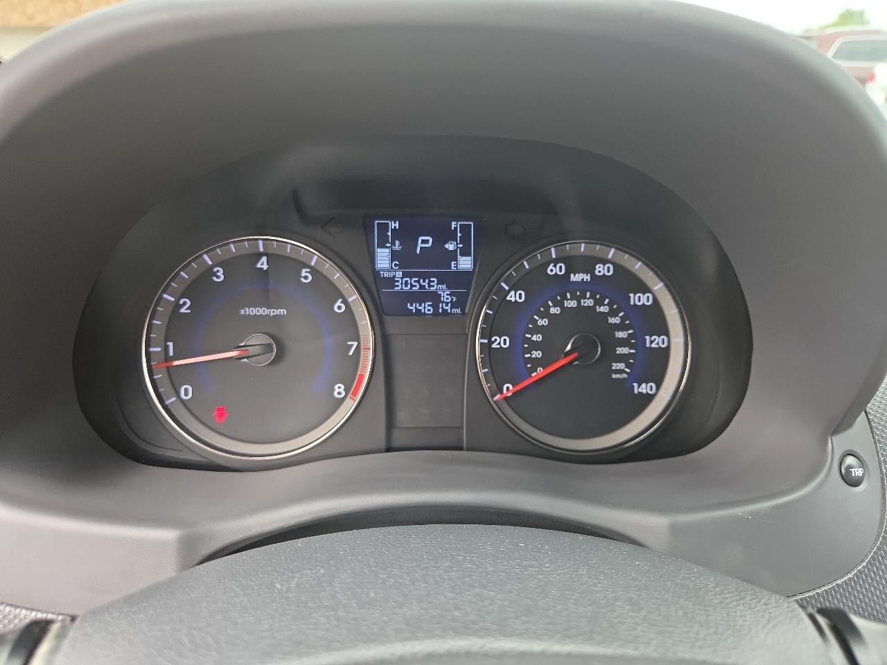 Hyundai Accent GLS 4-Door 6A 2015