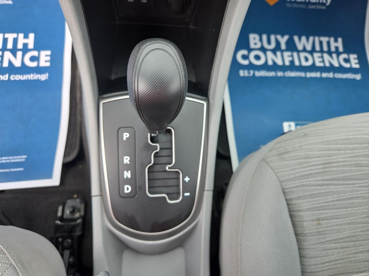 Hyundai Accent GLS 4-Door 6A 2015
