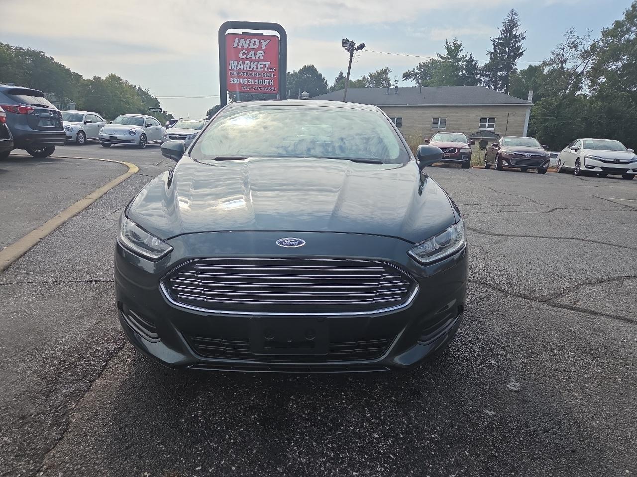 Ford Fusion S 2015