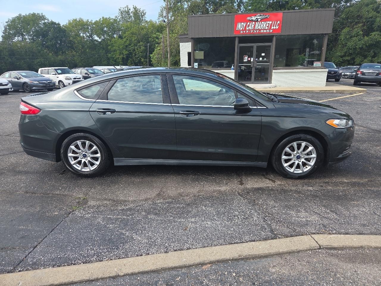 Ford Fusion S 2015
