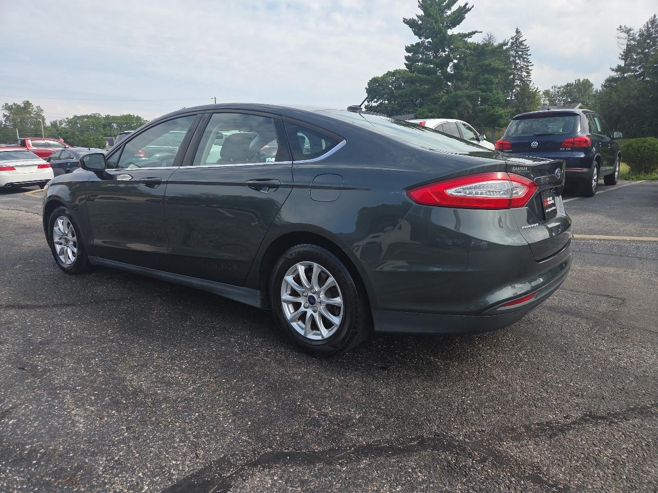 Ford Fusion S 2015