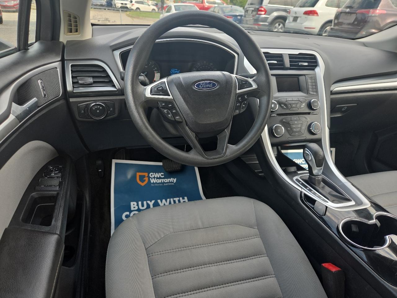 Ford Fusion S 2015