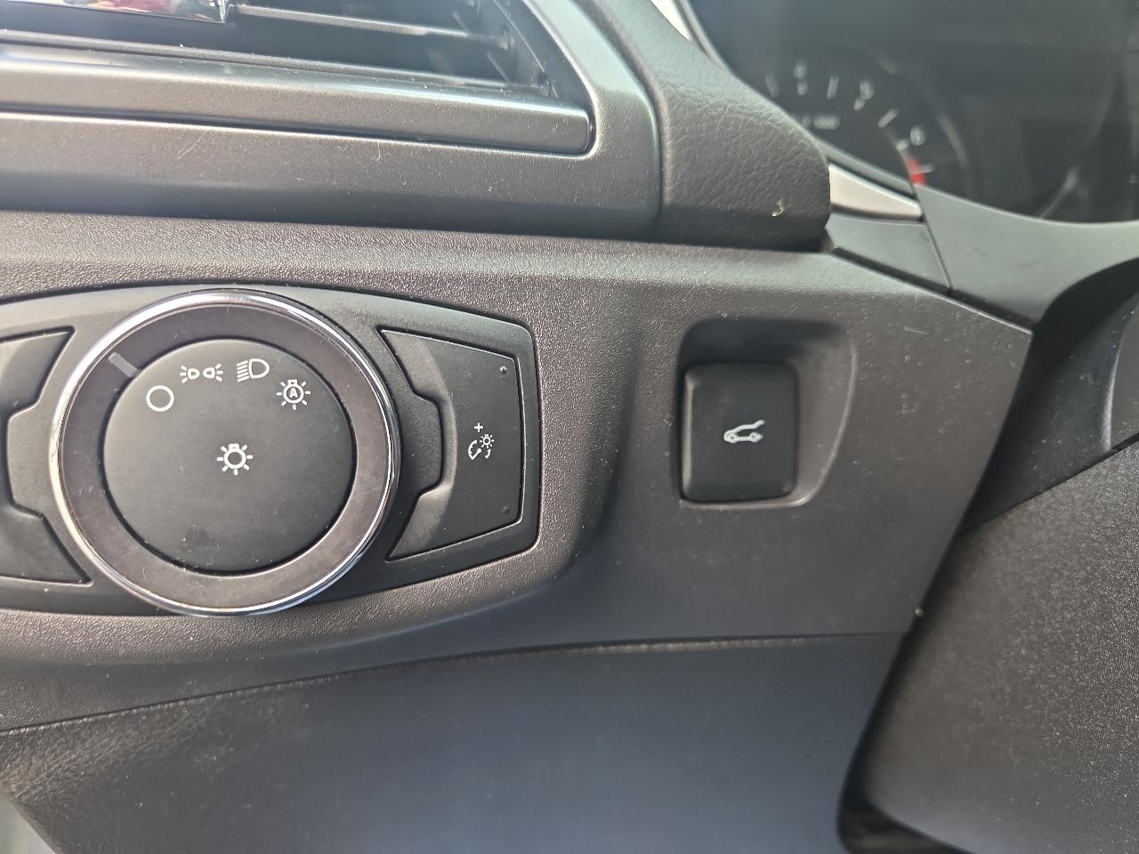 Ford Fusion S 2015