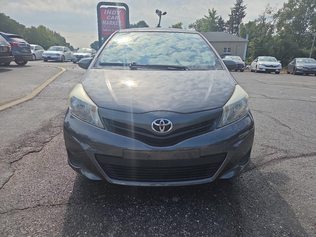 Toyota Yaris SE 5-Door AT 2012
