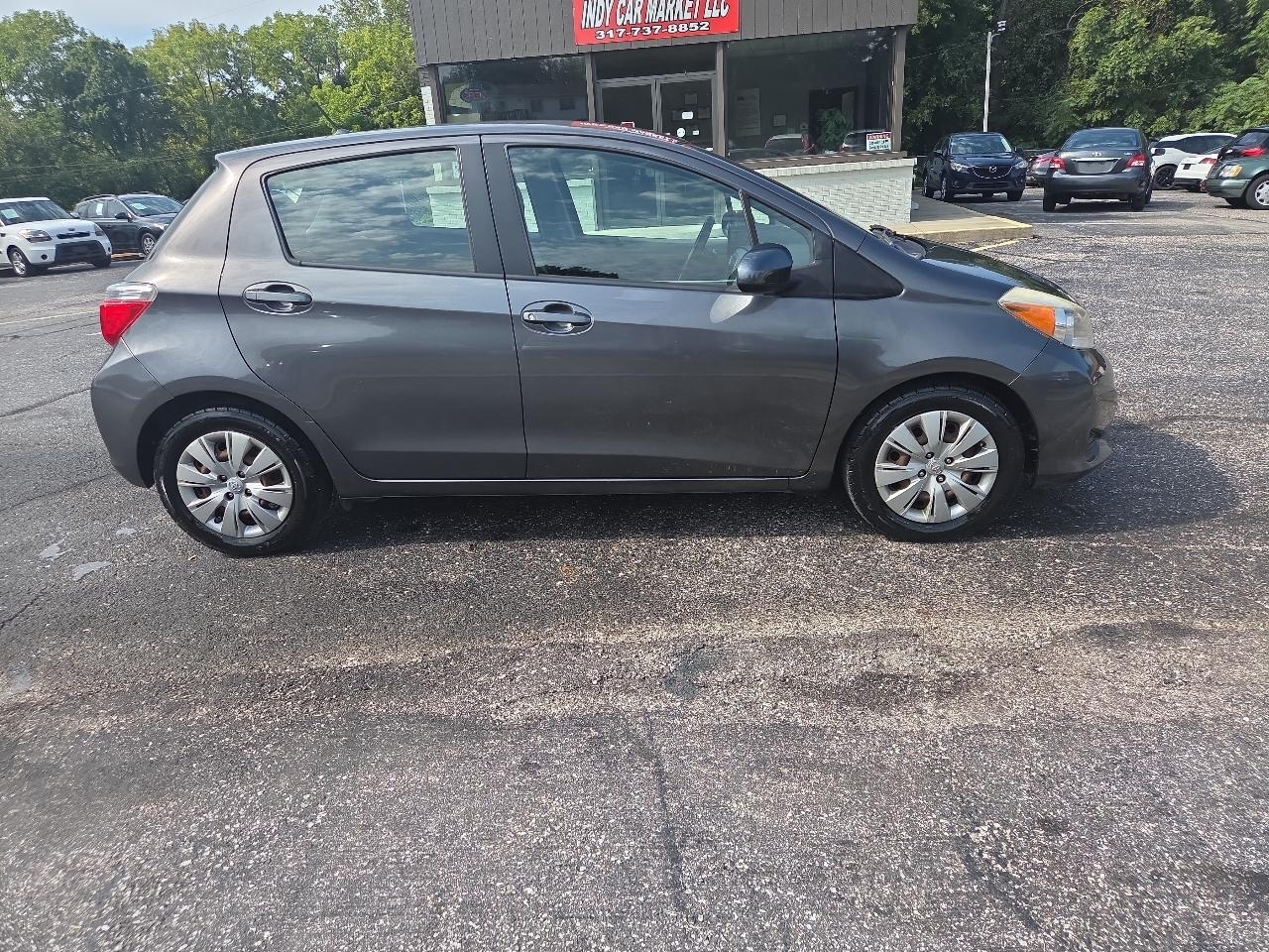 Toyota Yaris SE 5-Door AT 2012