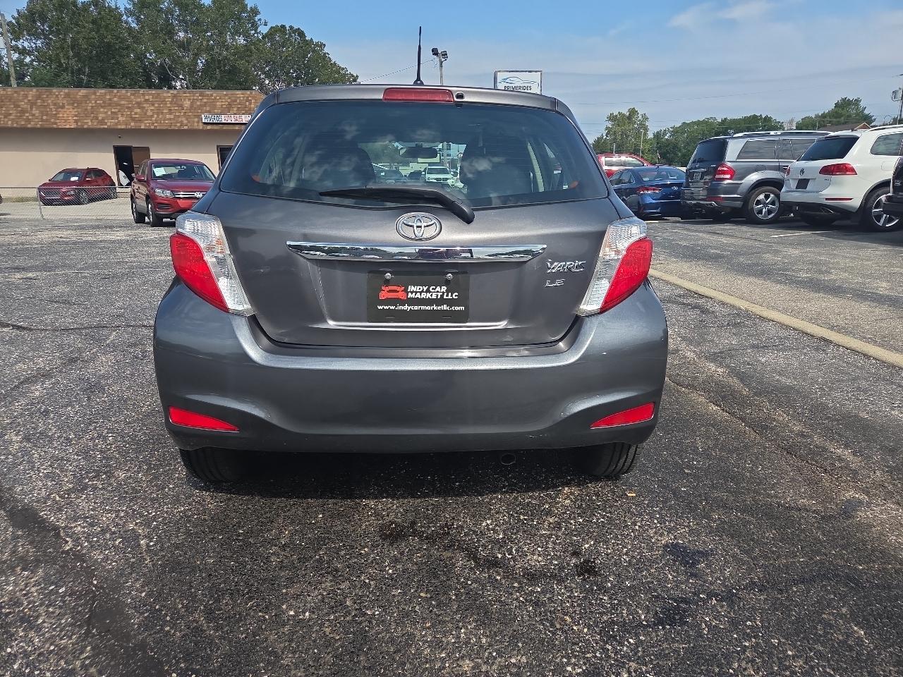 Toyota Yaris SE 5-Door AT 2012