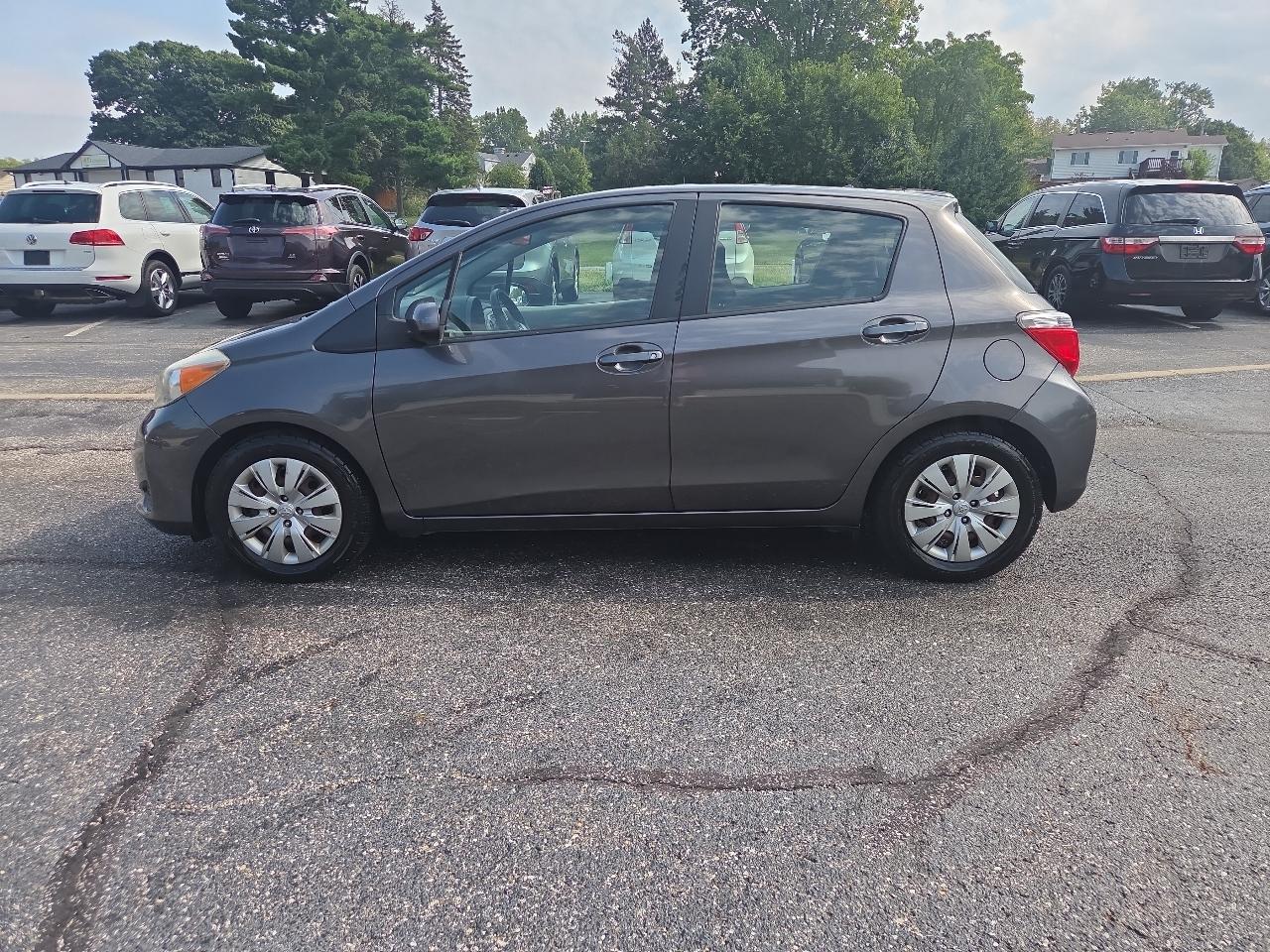 Toyota Yaris SE 5-Door AT 2012