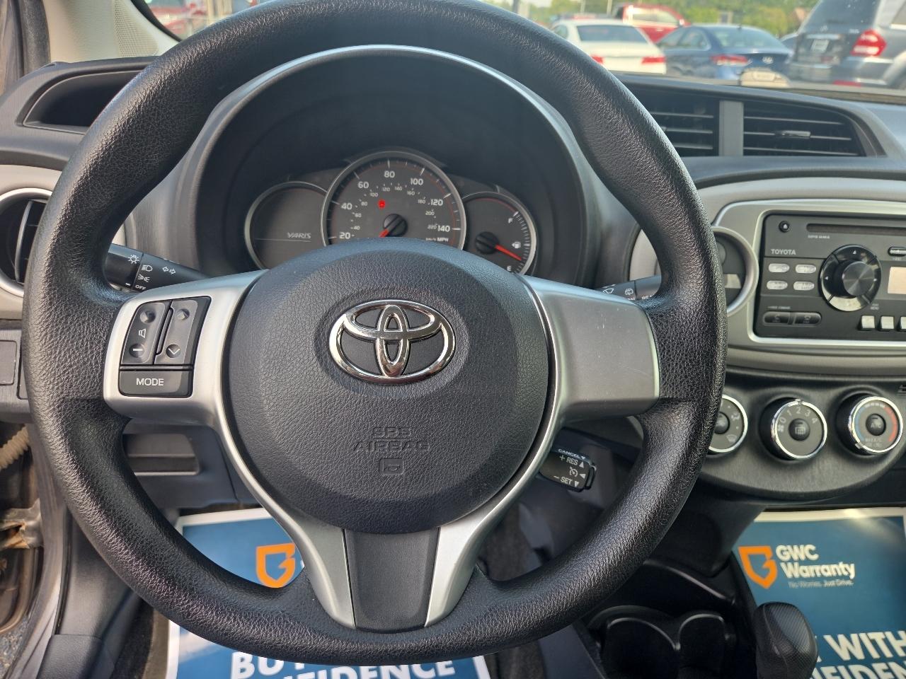Toyota Yaris SE 5-Door AT 2012