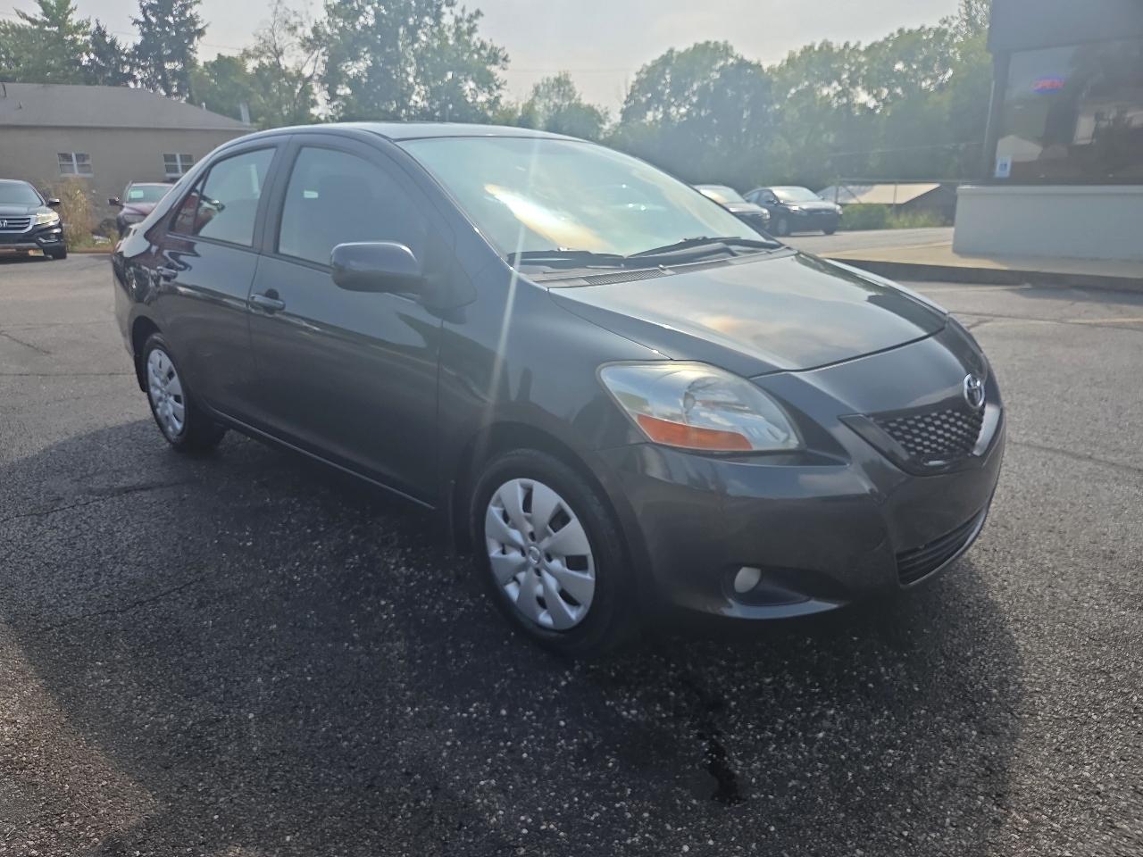 Toyota Yaris Sedan 4-Speed AT 2009