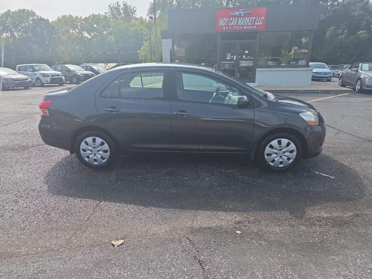 Toyota Yaris Sedan 4-Speed AT 2009