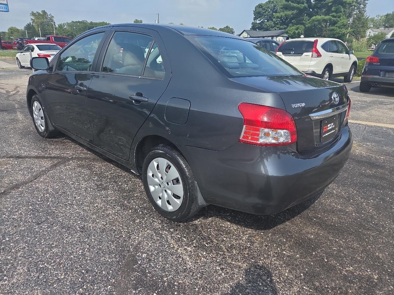 Toyota Yaris Sedan 4-Speed AT 2009
