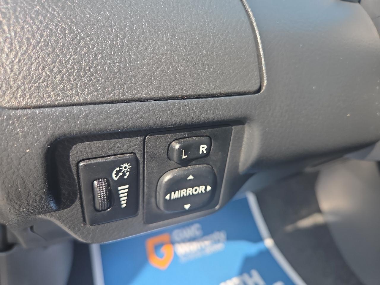 Toyota Yaris Sedan 4-Speed AT 2009