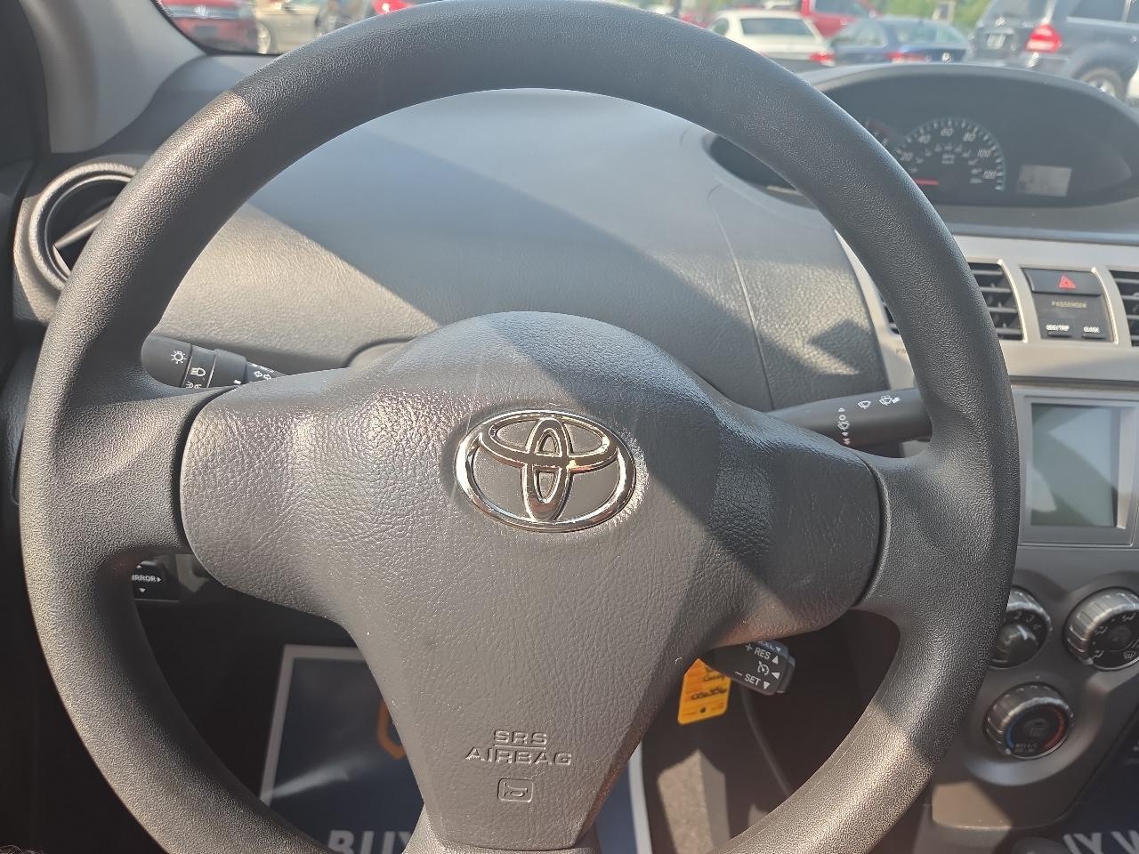 Toyota Yaris Sedan 4-Speed AT 2009