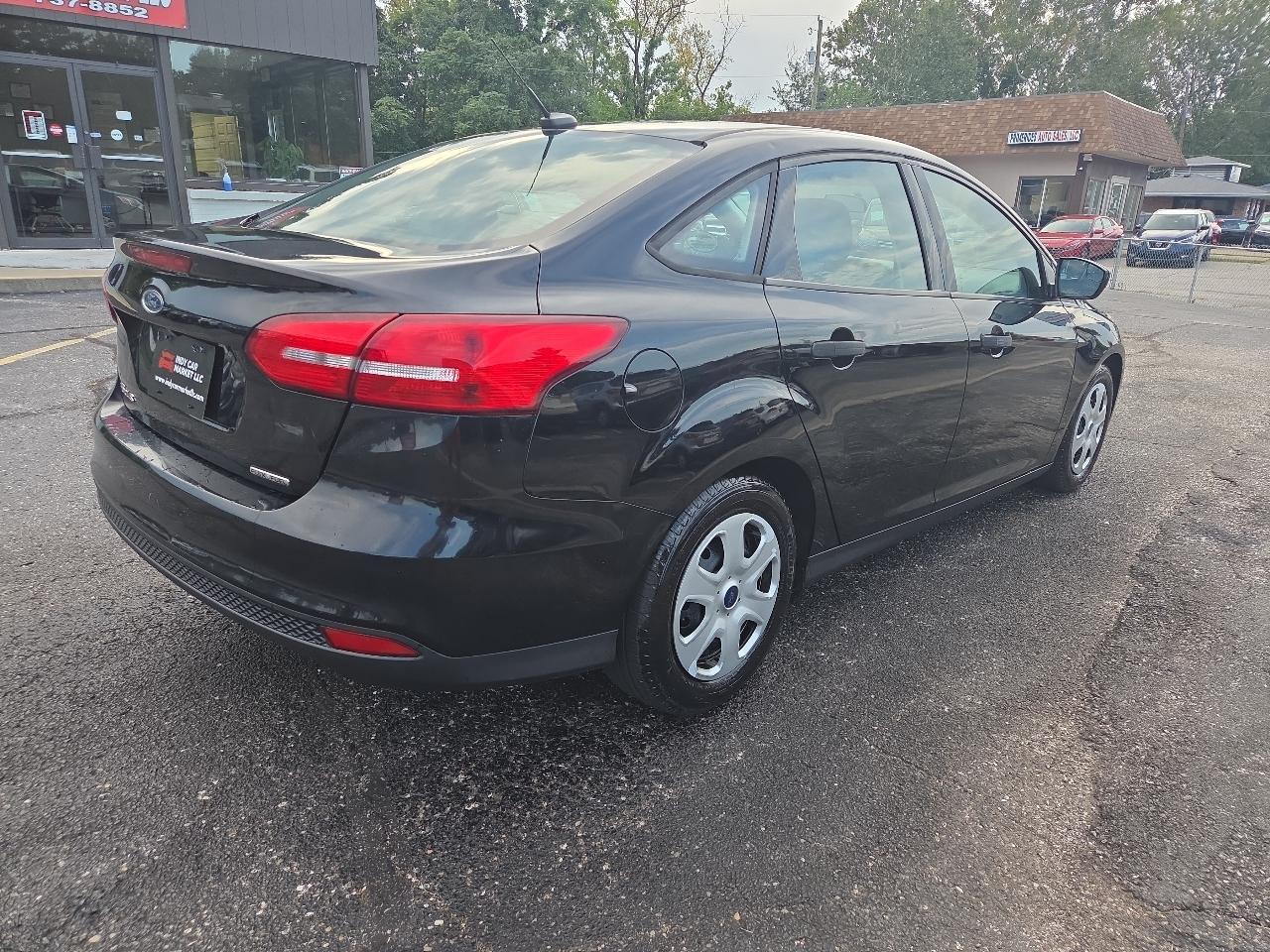 Ford Focus S Sedan 2016
