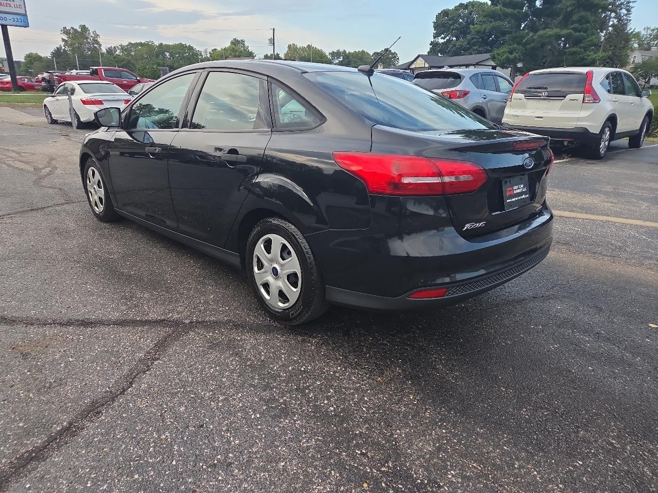 Ford Focus S Sedan 2016