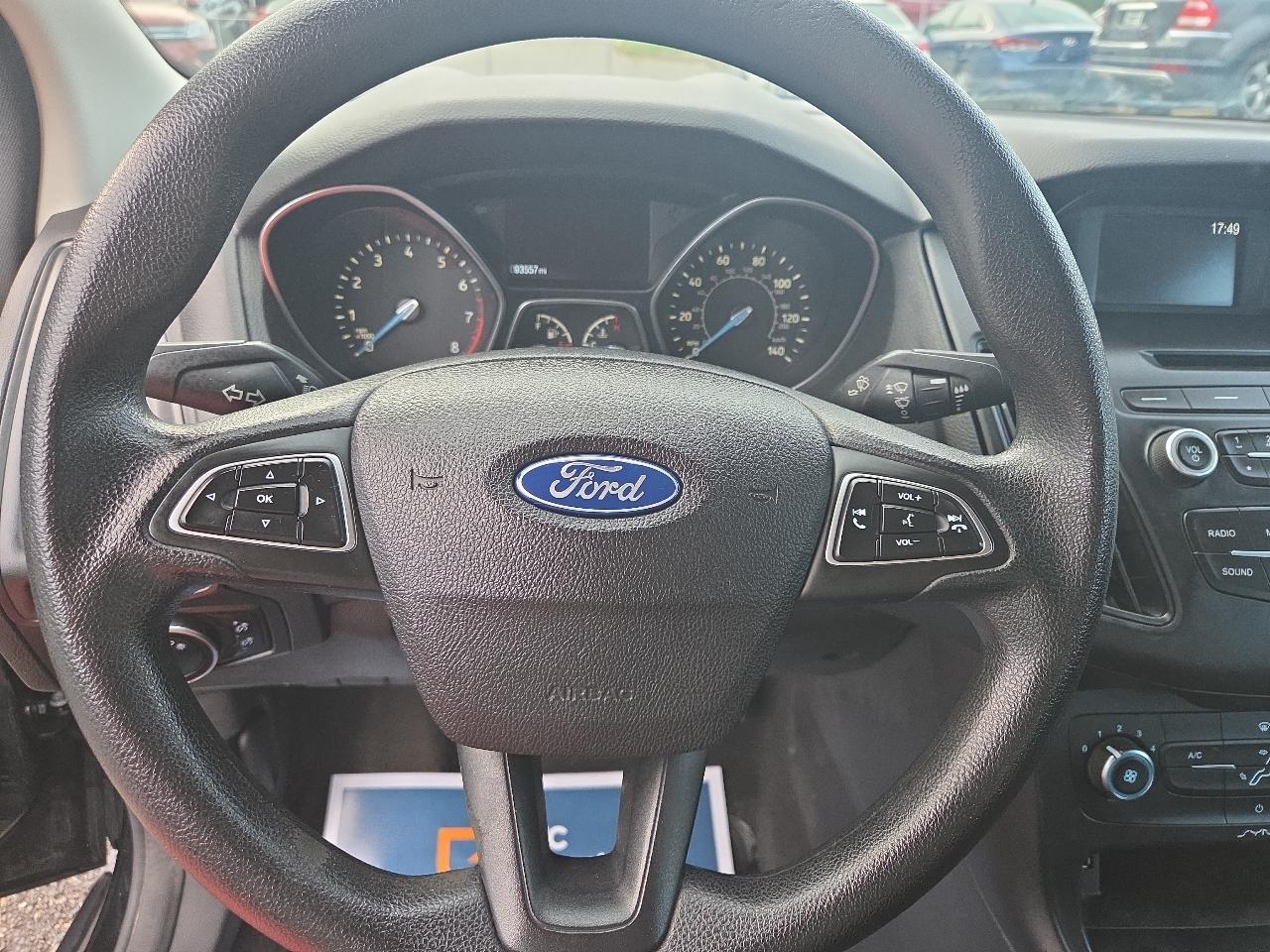 Ford Focus S Sedan 2016