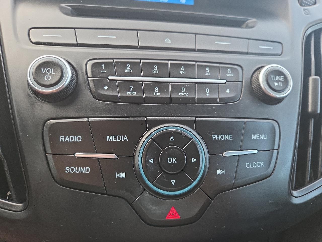 Ford Focus S Sedan 2016