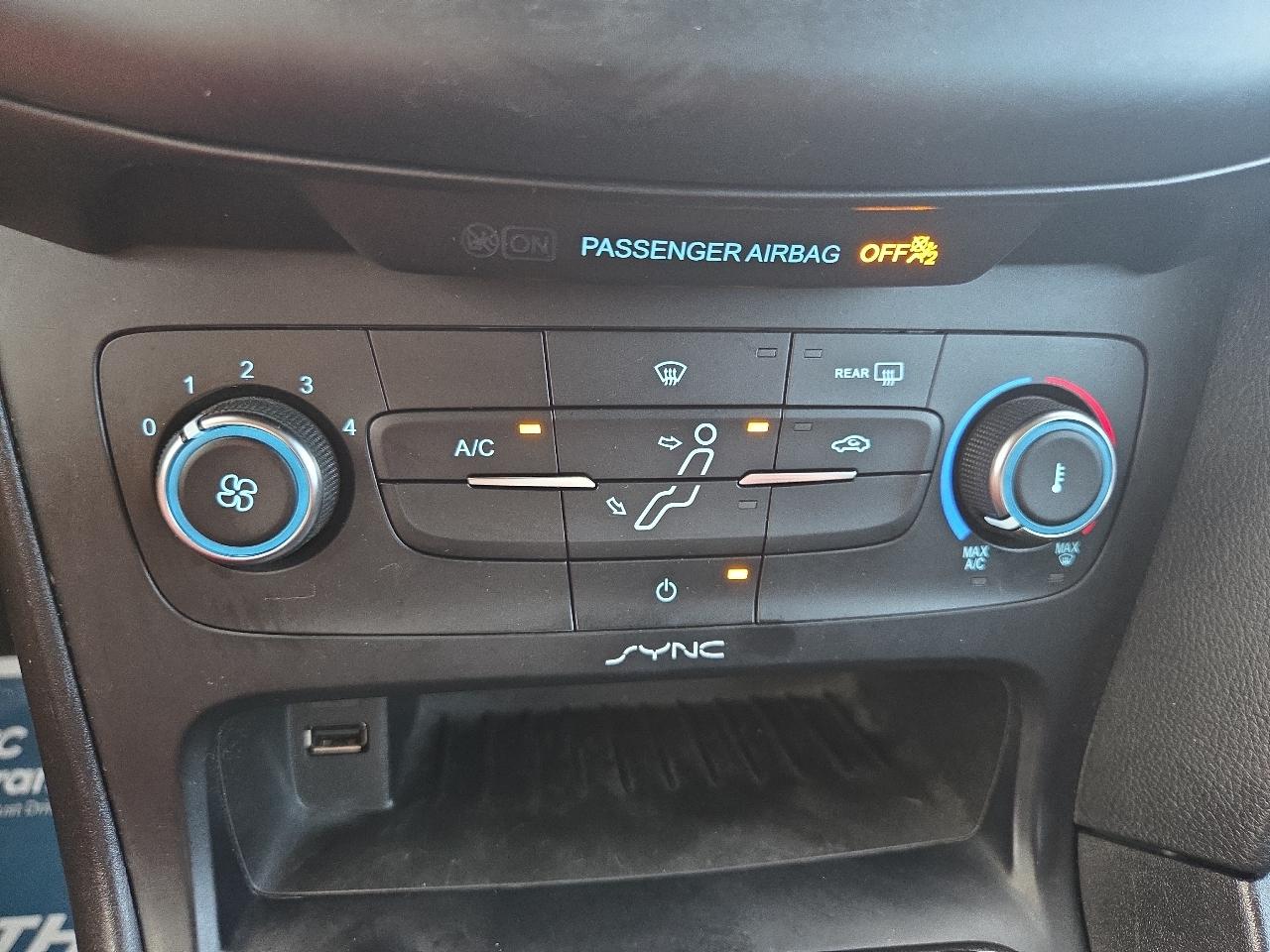 Ford Focus S Sedan 2016