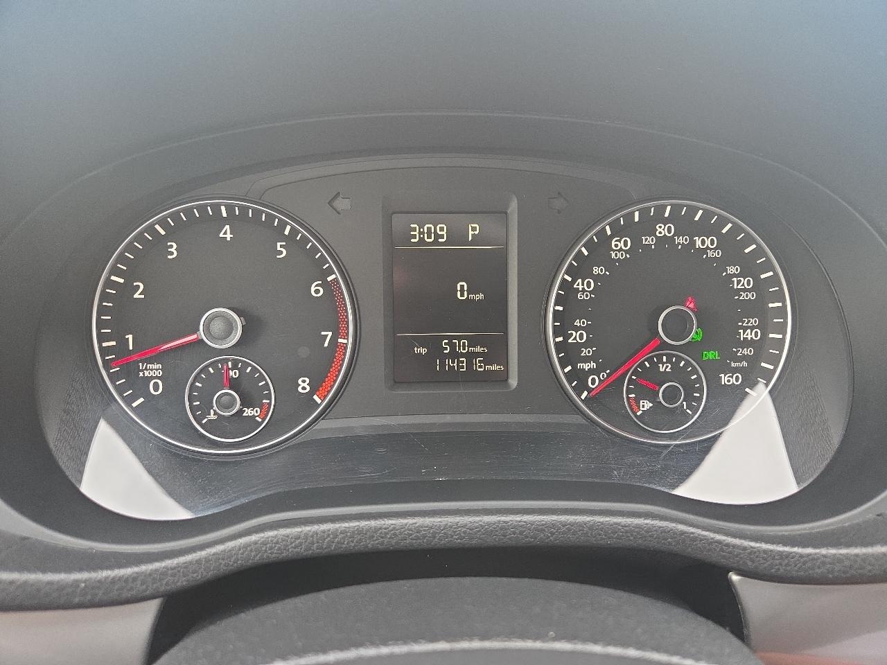 Volkswagen Passat 2.5L S W/Appearance 2012