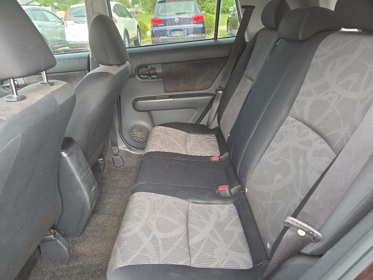 Scion xB 5-Door Wagon 4-Spd AT 2014