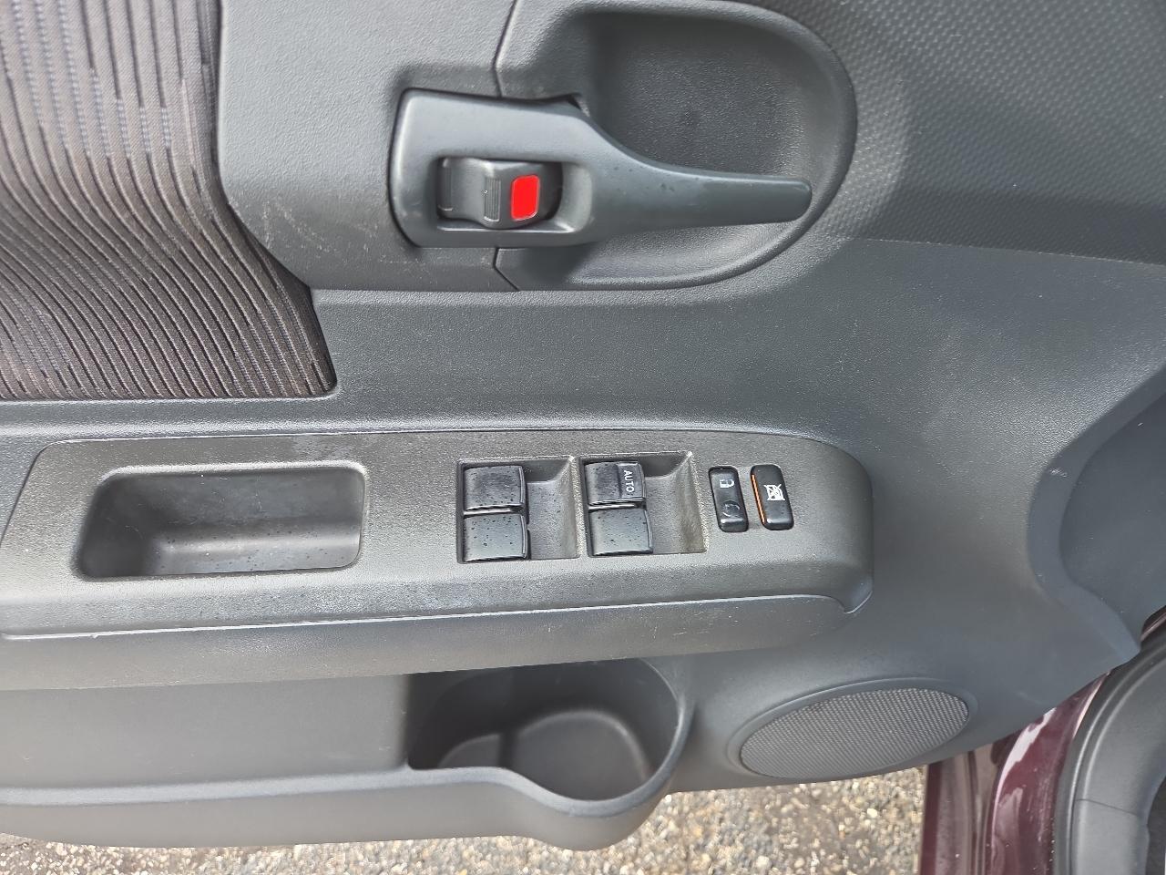 Scion xB 5-Door Wagon 4-Spd AT 2014