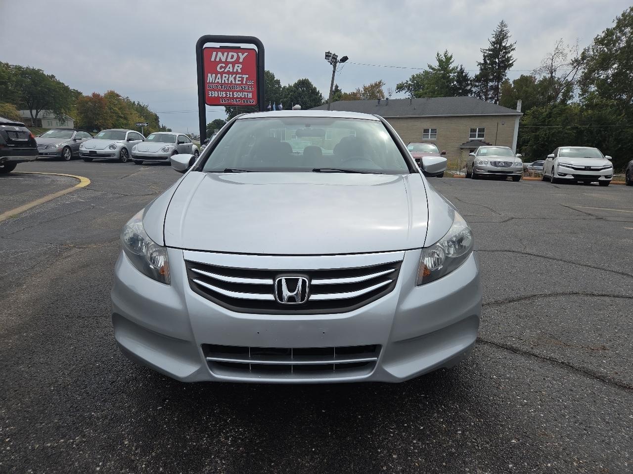 Honda Accord LX sedan AT 2012