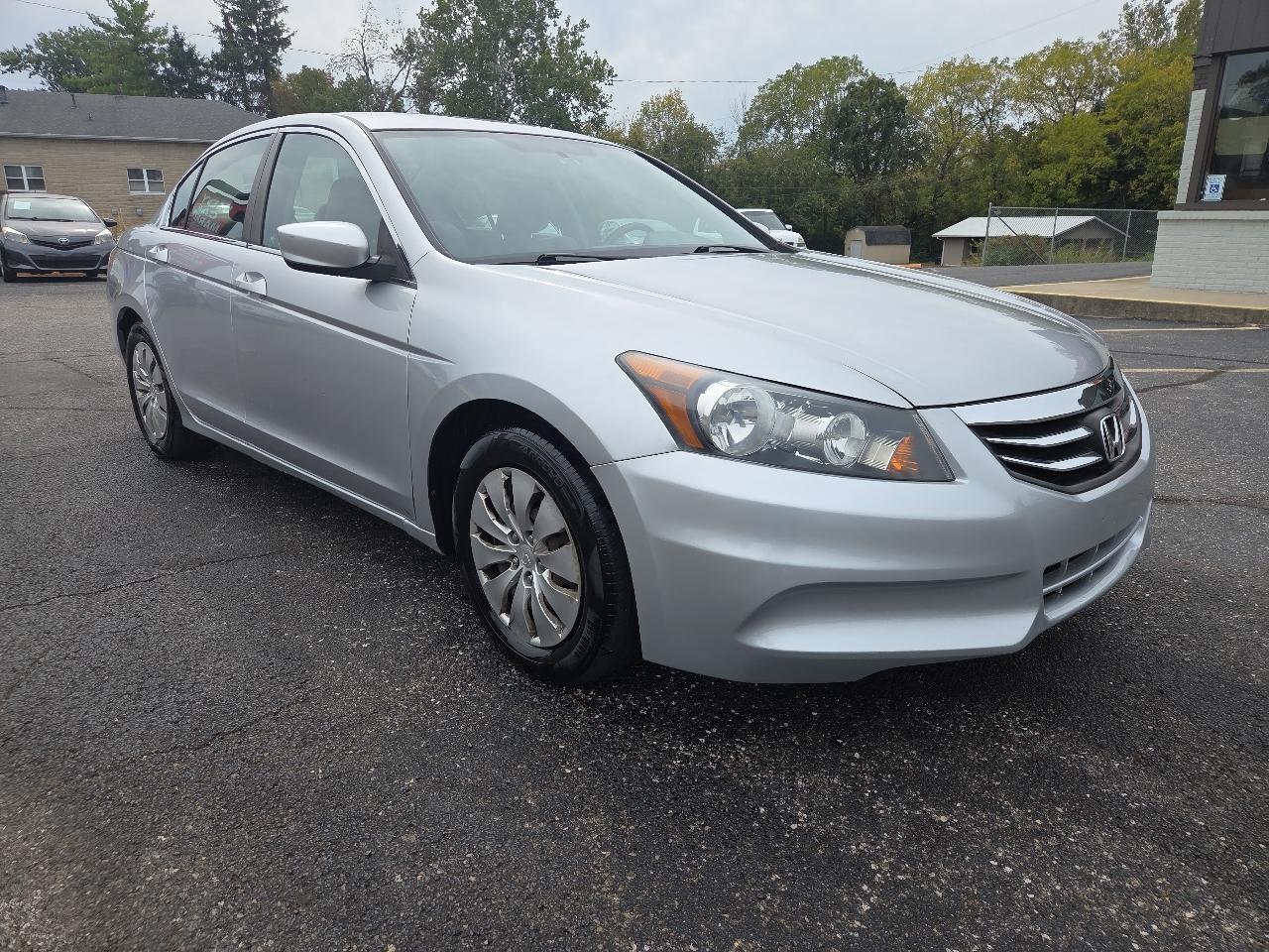 Honda Accord LX sedan AT 2012