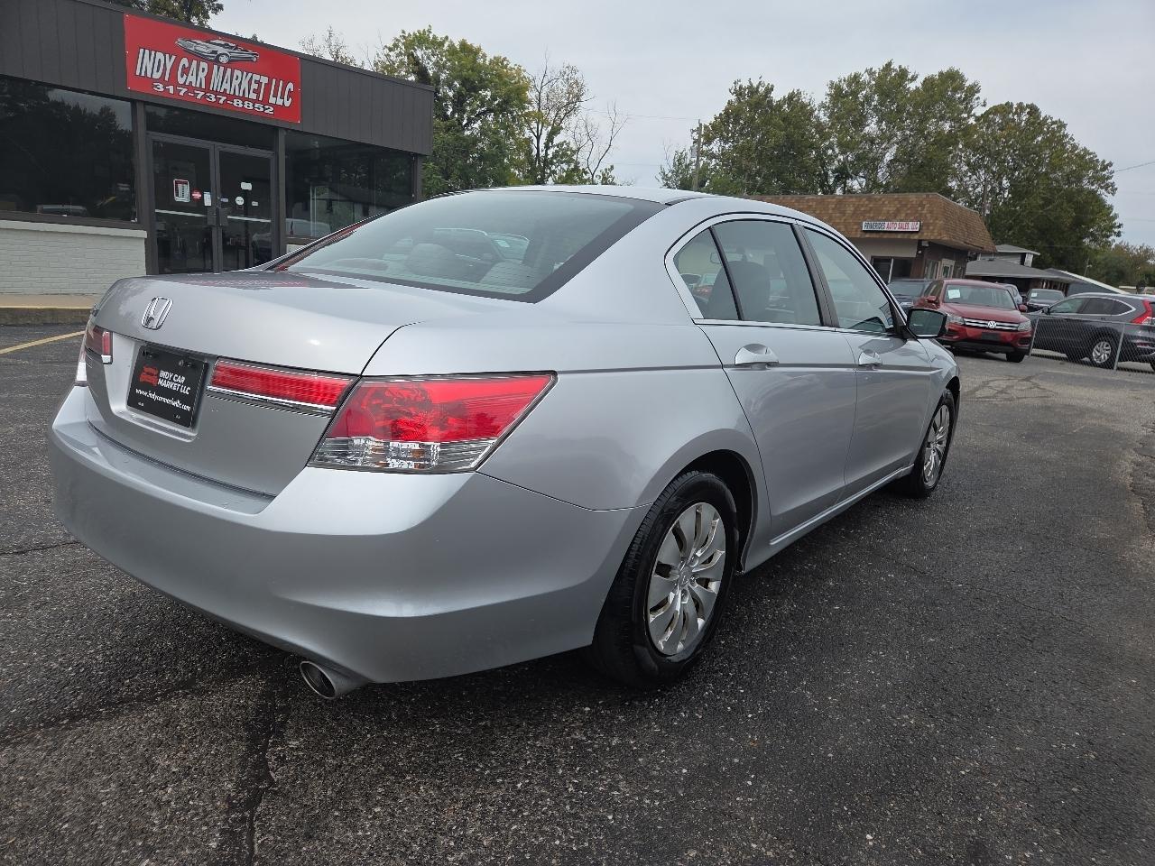 Honda Accord LX sedan AT 2012