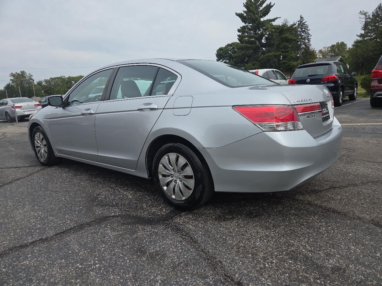 Honda Accord LX sedan AT 2012